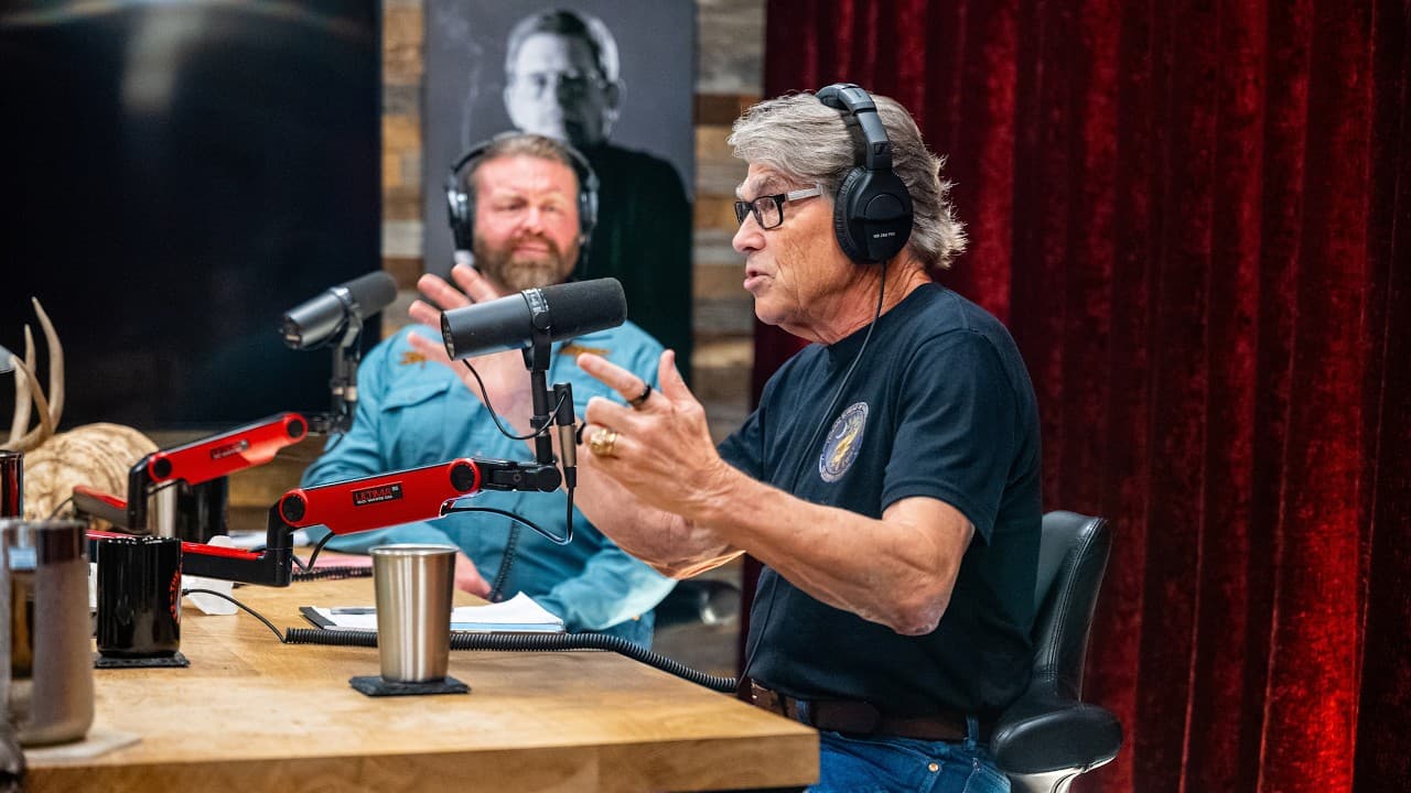 Joe Rogan #2477 — Rick Perry & Bryan Hubbard: Ibogaine's Political Tipping Point